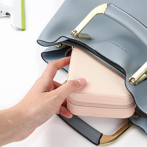 Brautjungfer Geschenke Schmuck-Box, personalisierte benutzerdefinierte Vorschlag kleine tragbare Reise-Koffer, Mini-Schmuck-Organisator Lagerung Ohrringe Ringe Halsketten für Frauen Mädchen - Packung mit 5